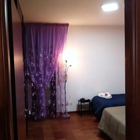 Lombardo بيت ضيافة
