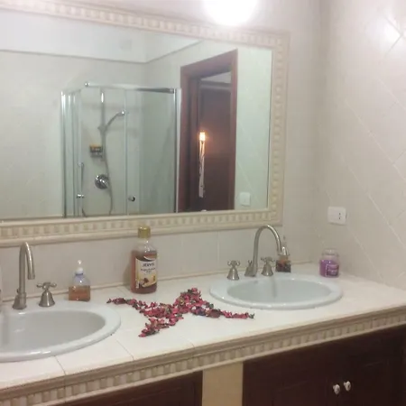 Lombardo بيت ضيافة ماتيرا