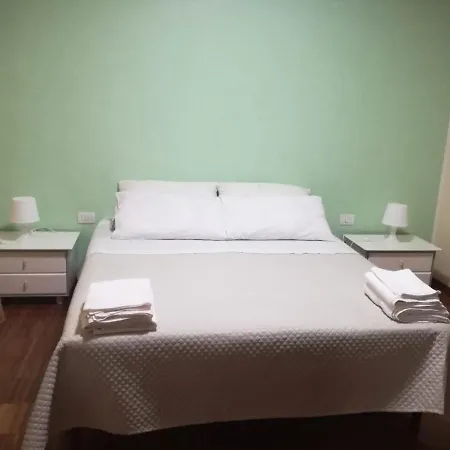 Lombardo بيت ضيافة *