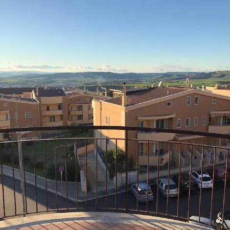 Lombardo بيت ضيافة